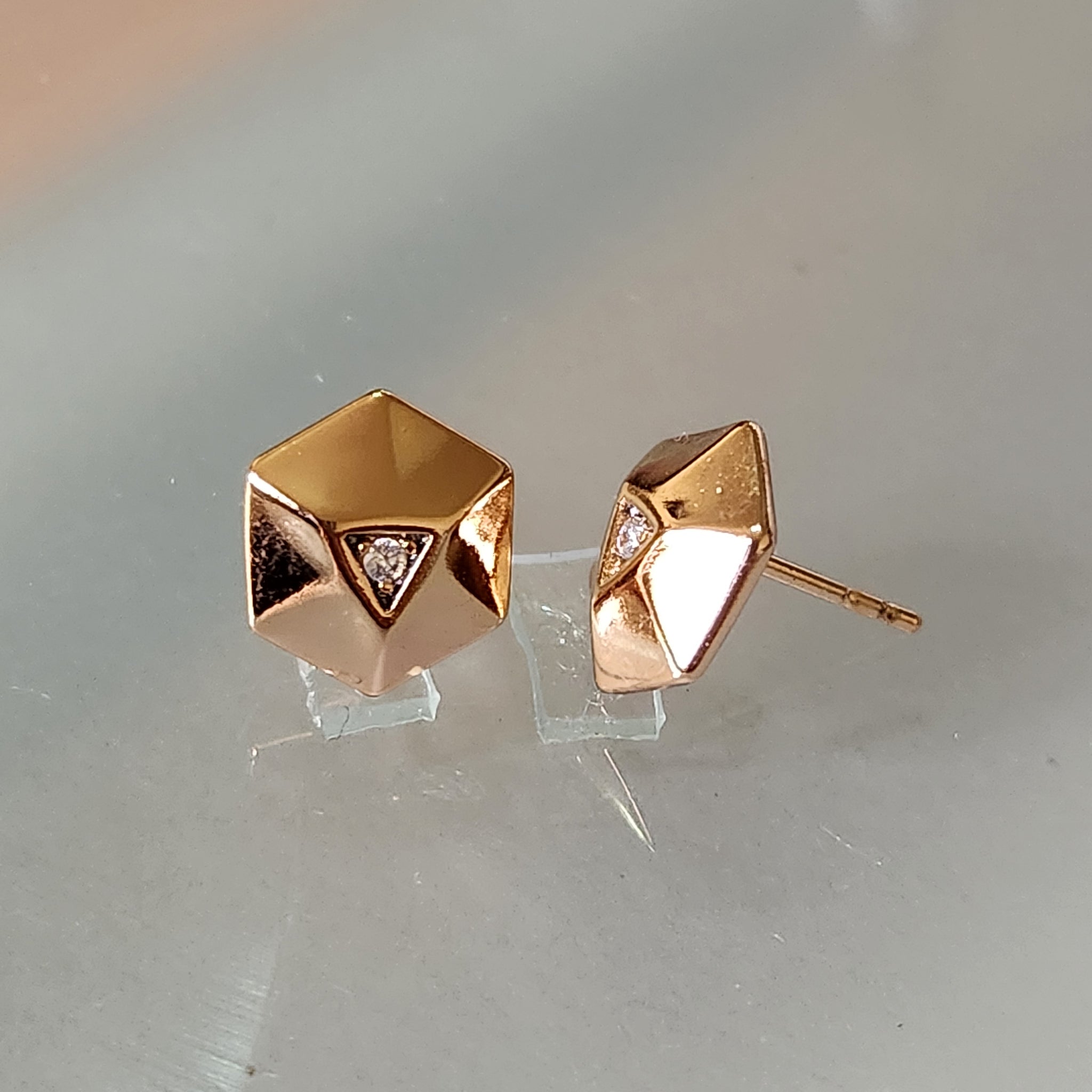 BROQUEL EN ORO LAMINADO MOD PAULA